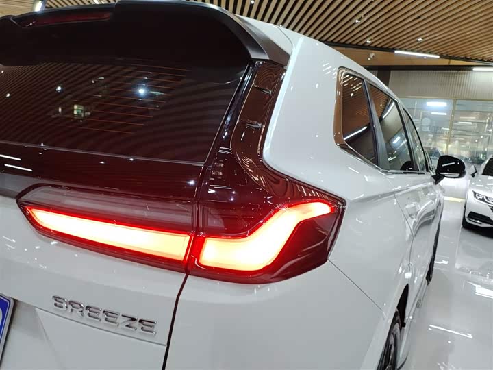 Honda Breeze 2023 2023款 240TURBO 两驱豪华版 5座