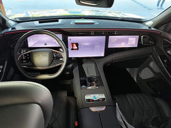 Exeed VX 2024 2024款 国际版 400T 四驱星尊 7座