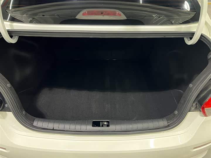 Kia Pegas 2020 2020款 改款 1.4L 自动舒适天窗版