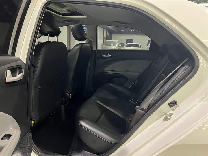 Kia Pegas 2020 2020款 改款 1.4L 自动舒适天窗版