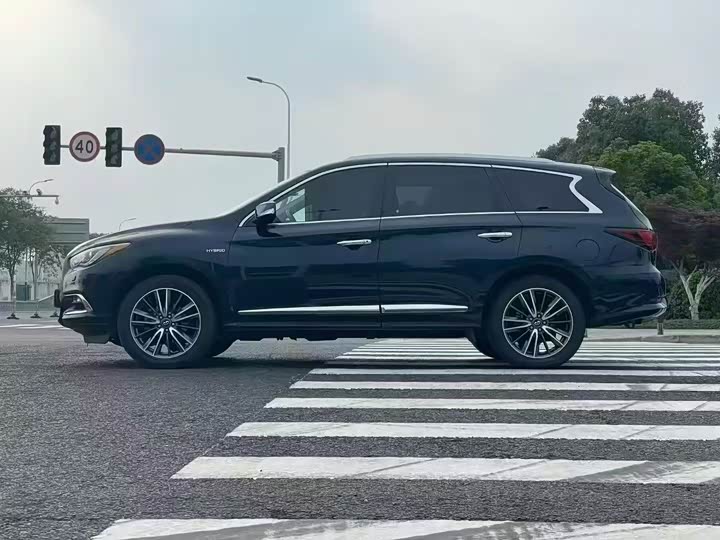 Infiniti QX60 2020 2020款 2.5 S/C Hybrid 两驱卓越版