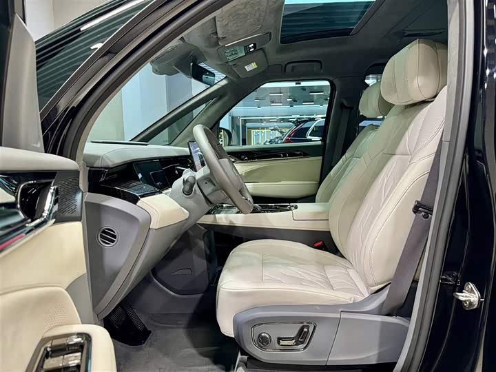 Zeekr 009 2024 2024款 七座过道版四驱 108kWh