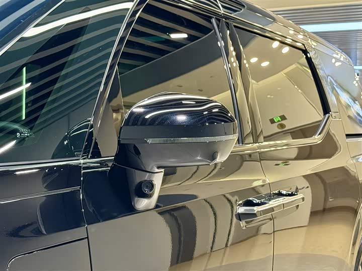 Zeekr 009 2024 2024款 七座过道版四驱 108kWh