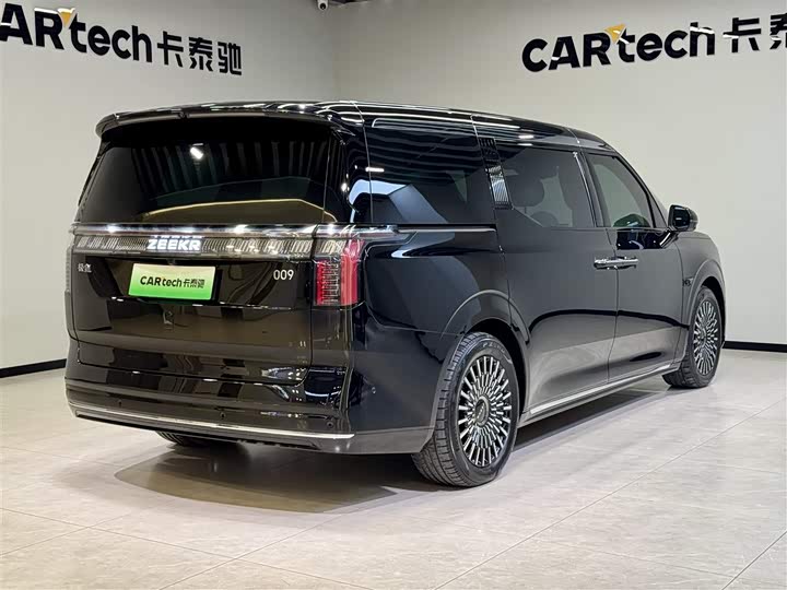 Zeekr 009 2024 2024款 七座过道版四驱 108kWh