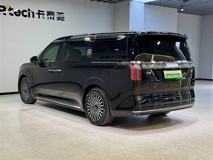 Zeekr 009 2024 2024款 七座过道版四驱 108kWh