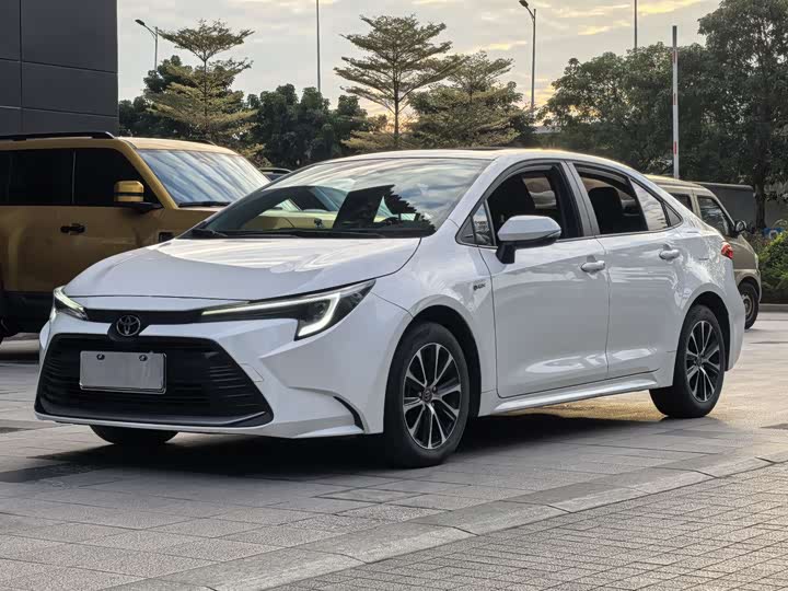 Toyota Levin 2024 2024款 智能电混双擎 1.8L 豪华版