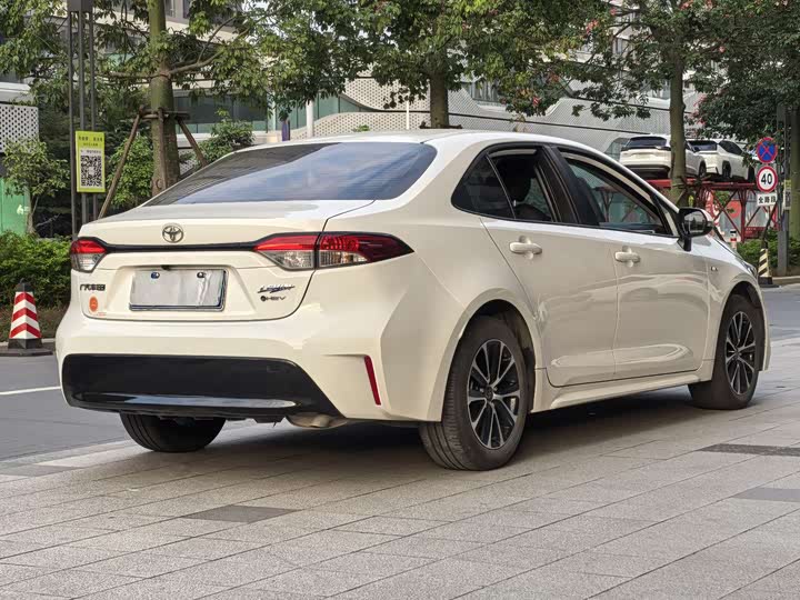 Toyota Levin 2024 2024款 智能电混双擎 1.8L 豪华版
