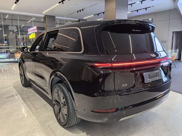 LiXiang L9 2025 2025款 Ultra 智能焕新版