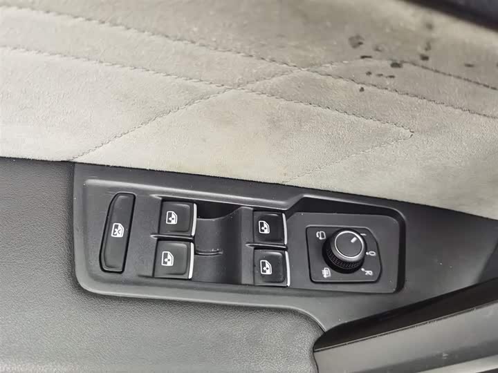 Volkswagen Tayron X 2023 2023款 330TSI 两驱尊贵高能版