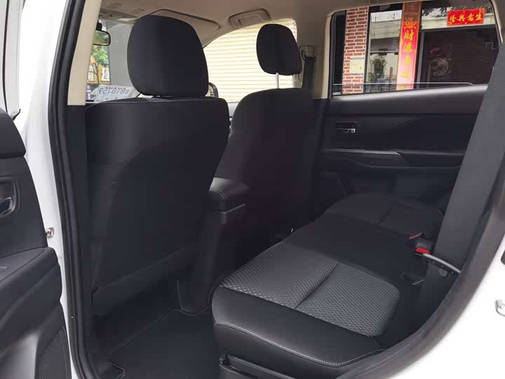 Mitsubishi Outlander 2021 2021款 2.0L 两驱畅行版 5座