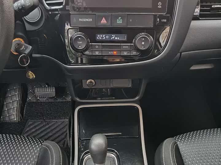 Mitsubishi Outlander 2021 2021款 2.0L 两驱畅行版 5座