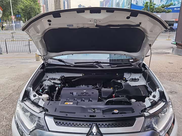 Mitsubishi Outlander 2021 2021款 2.0L 两驱畅行版 5座