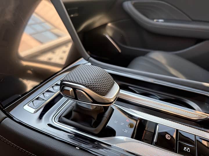 Hongqi H5 2025 2025款 1.5T DCT旗韵版