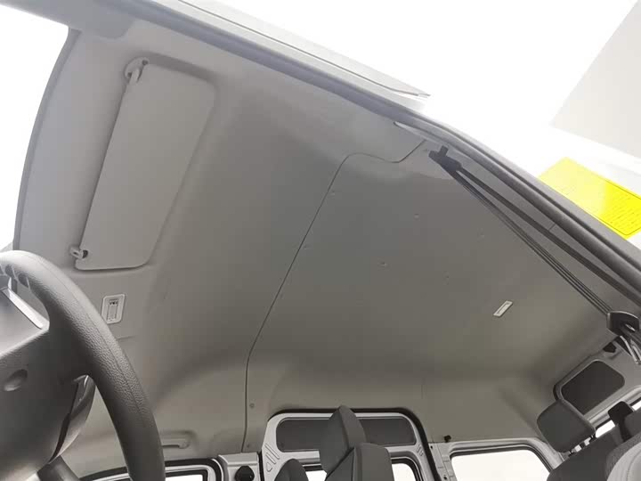 Foton Tuyano 2022 2022款 2.0T手动都市版多功能短轴中顶后单胎5/6/9座4F20TC3