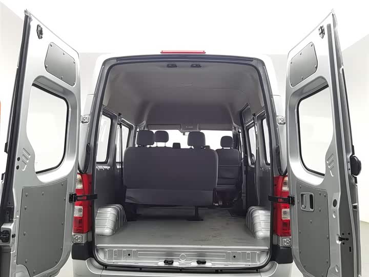 Foton Tuyano 2022 2022款 2.0T手动都市版多功能短轴中顶后单胎5/6/9座4F20TC3