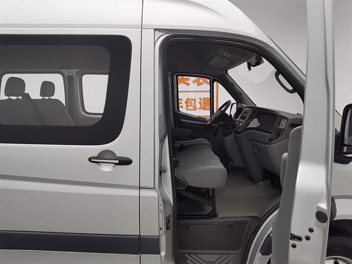 Foton Tuyano 2022 2022款 2.0T手动都市版多功能短轴中顶后单胎5/6/9座4F20TC3