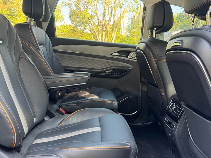 Dongfeng Forthing Yacht 2022 2022款 1.5T DCT逐浪版