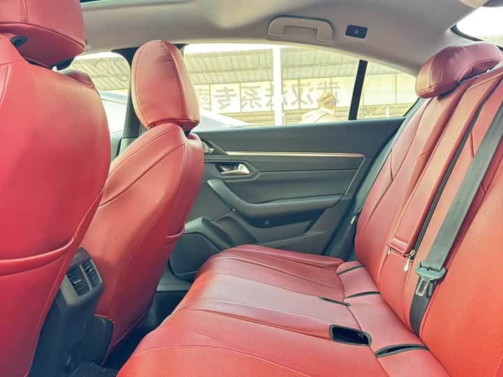 Peugeot 508L Hybrid 2021 2021款 1.6T 插混驾控版