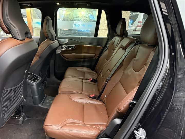 Volvo XC90 Hybrid 2024 2024款 T8 智尊豪华版 7座