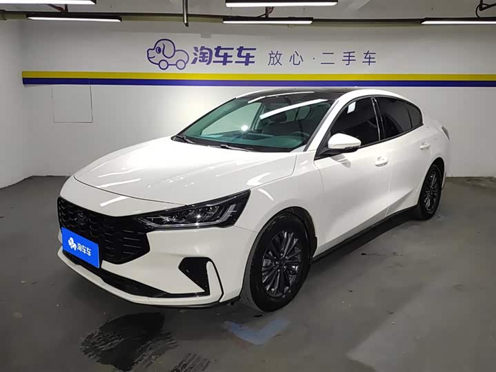 Ford Focus 2022 2022款 三厢 EcoBoost 180 自动竞速版