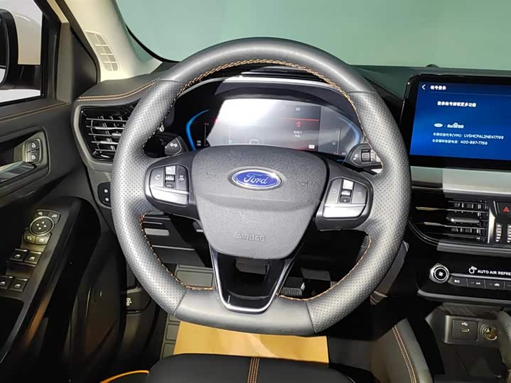 Ford Focus 2022 2022款 三厢 EcoBoost 180 自动竞速版