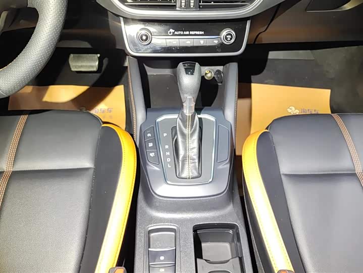 Ford Focus 2022 2022款 三厢 EcoBoost 180 自动竞速版