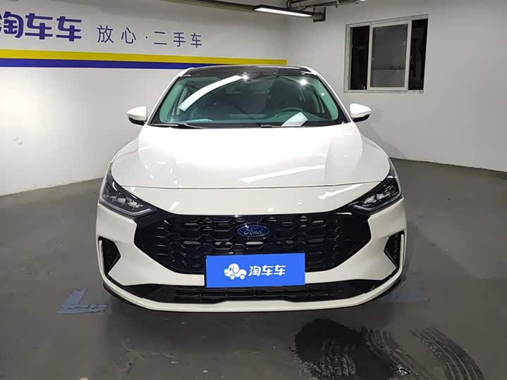 Ford Focus 2022 2022款 三厢 EcoBoost 180 自动竞速版