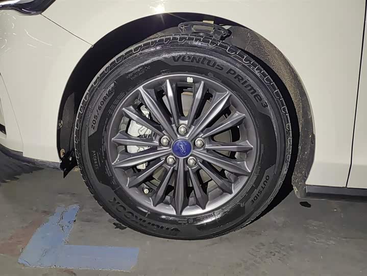 Ford Focus 2022 2022款 三厢 EcoBoost 180 自动竞速版