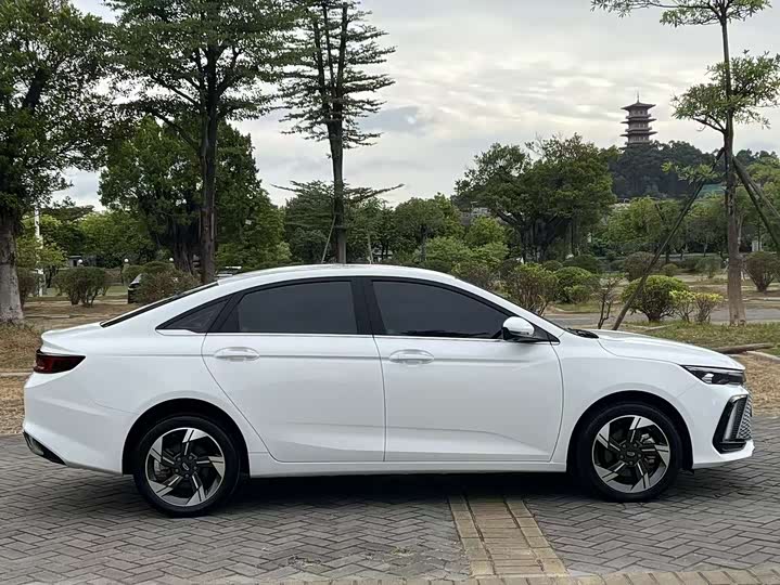 2022 Geely Emgrand L Hi·P Hybrid