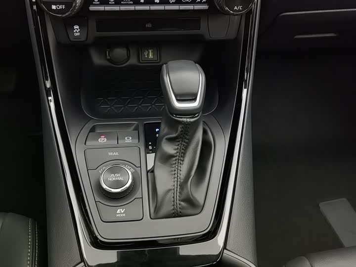 Toyota Wildlander 2024 2024款 双擎 2.5L E-CVT四驱豪华PLUS版