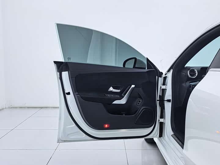 Mercedes-Benz CLA-Class 2022 2022款 改款 CLA 200