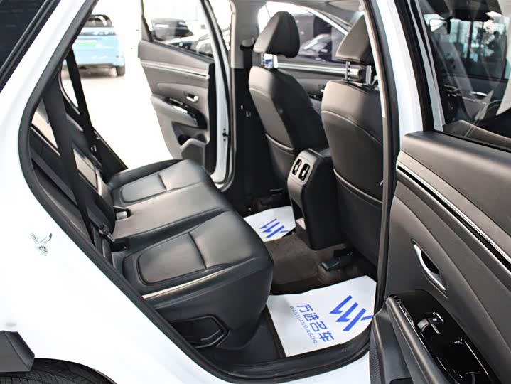 Hyundai Tucson L 2023 2023款 途胜L 1.5T 自动两驱LUX尊贵版