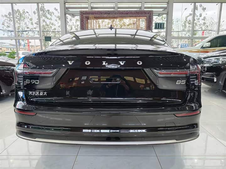 Volvo S90 2026 2026款 B5 智逸豪华版