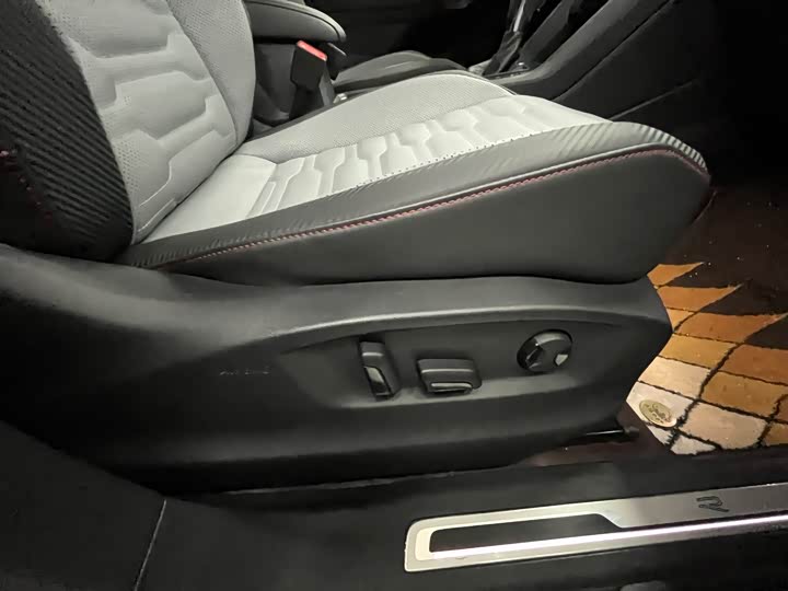 Volkswagen Tiguan X 2023 2023款 330TSI 两驱旗舰版