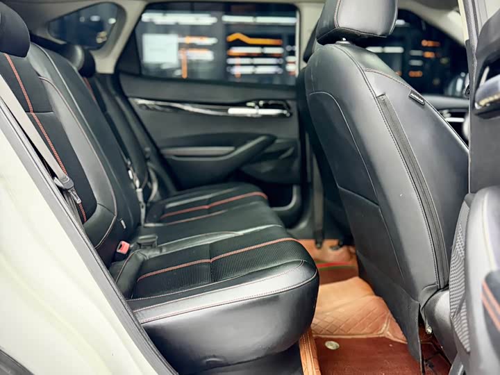 Kia KX3 2021 2021款 1.5L CVT潮流版