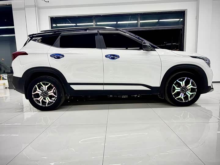 Kia KX3 2021 2021款 1.5L CVT潮流版