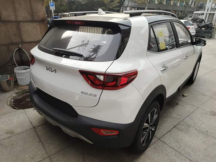 Kia KX1 2021 2021款 1.4L CVT天窗款