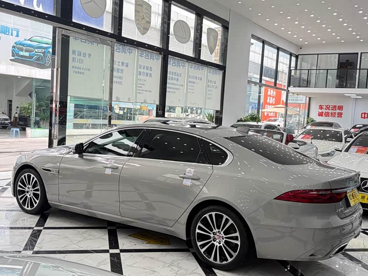Jaguar XF L 2024 2024款 2.0T P250 两驱尊享豪华版