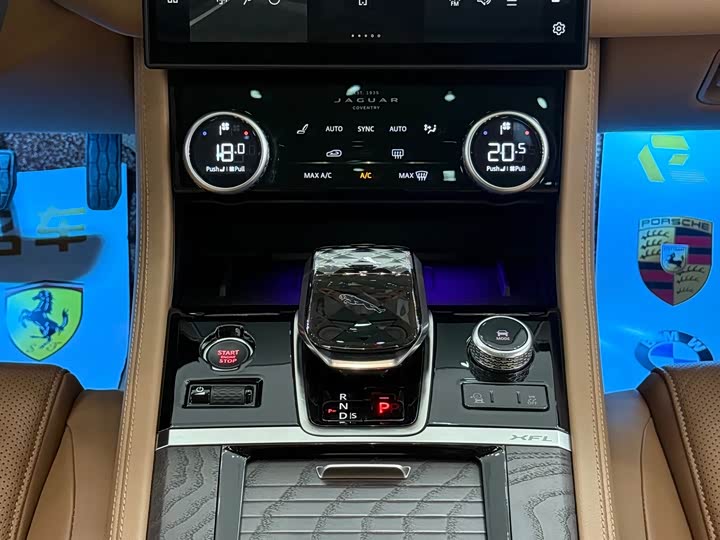 Jaguar XF L 2024 2024款 2.0T P250 两驱尊享豪华版