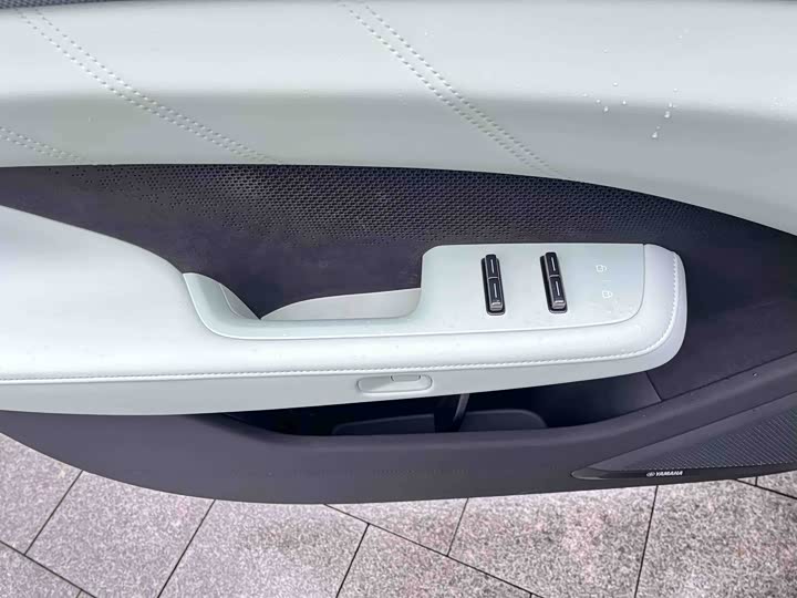 Zeekr 001 2025 2025款 WE版 100kWh 后驱