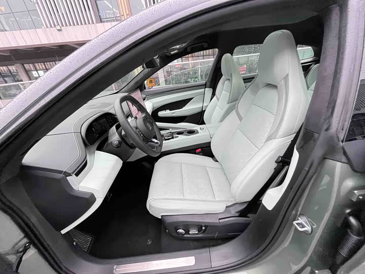 Zeekr 001 2025 2025款 WE版 100kWh 后驱