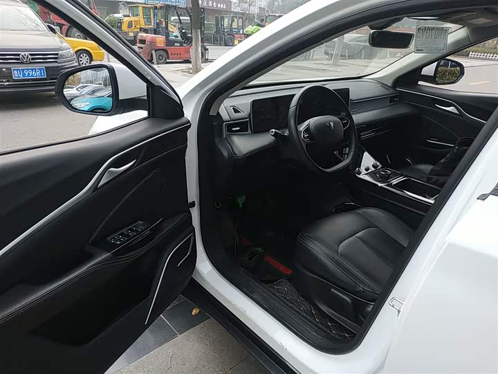 Hozon U 2023 2023款 哪吒U-Ⅱ 挑战版 500 U秀 磷酸铁锂