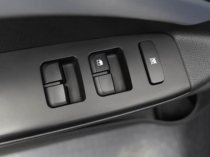 Kia KX1 2021 2021款 1.4L CVT天窗款