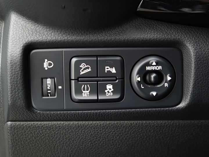 Kia KX1 2021 2021款 1.4L CVT天窗款