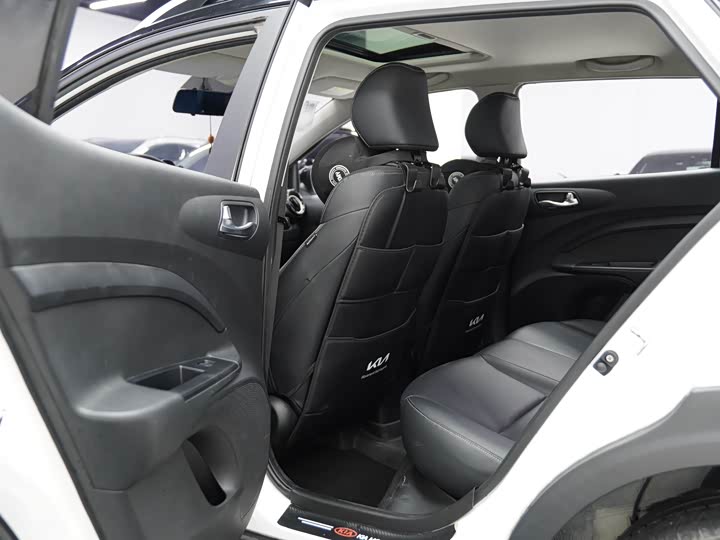 Kia KX1 2021 2021款 1.4L CVT天窗款