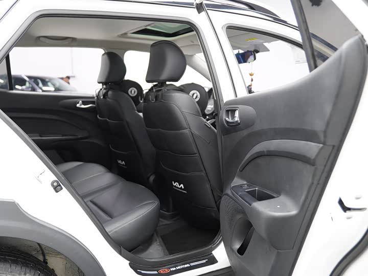 Kia KX1 2021 2021款 1.4L CVT天窗款
