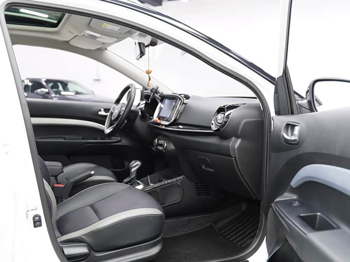 Kia KX1 2021 2021款 1.4L CVT天窗款