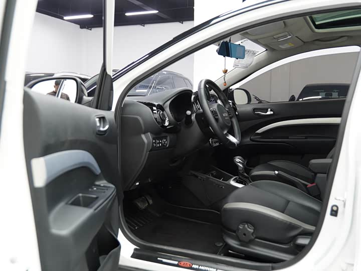 Kia KX1 2021 2021款 1.4L CVT天窗款