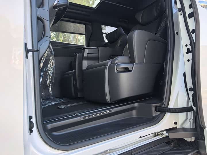 Toyota Alphard 2025 2025款 双擎 2.5L 尊贵黄金版