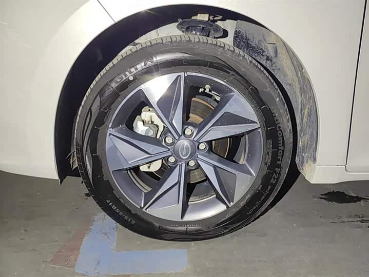 GAC Trumpchi M6 2023 2023款 PRO 270T DCT豪华版